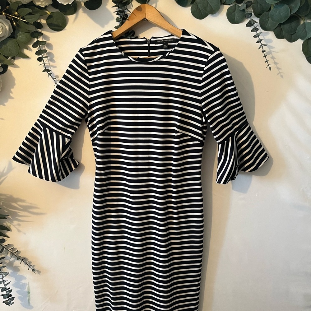 Banana Republic Black and White Striped Long Sleeve Dress